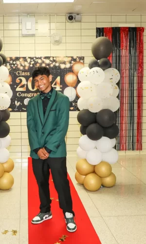 Senior Prom (4) Senior Prom (4)