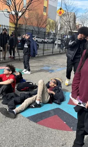 Solar Esclipse (1) Solar Esclipse (1)